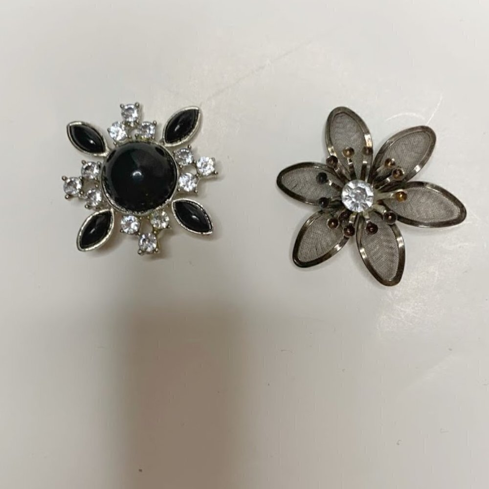 2 Floral Pins / Brooches